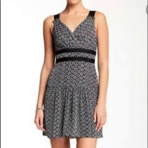 Diane Von Furstenberg black/white sleeveless dress